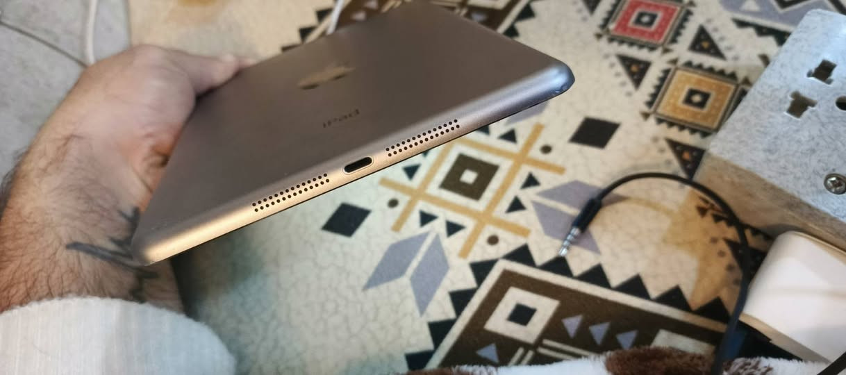 ايباد لبيع أو معارض بتلفون نضيف شراي خاص أو رقمي ***********
