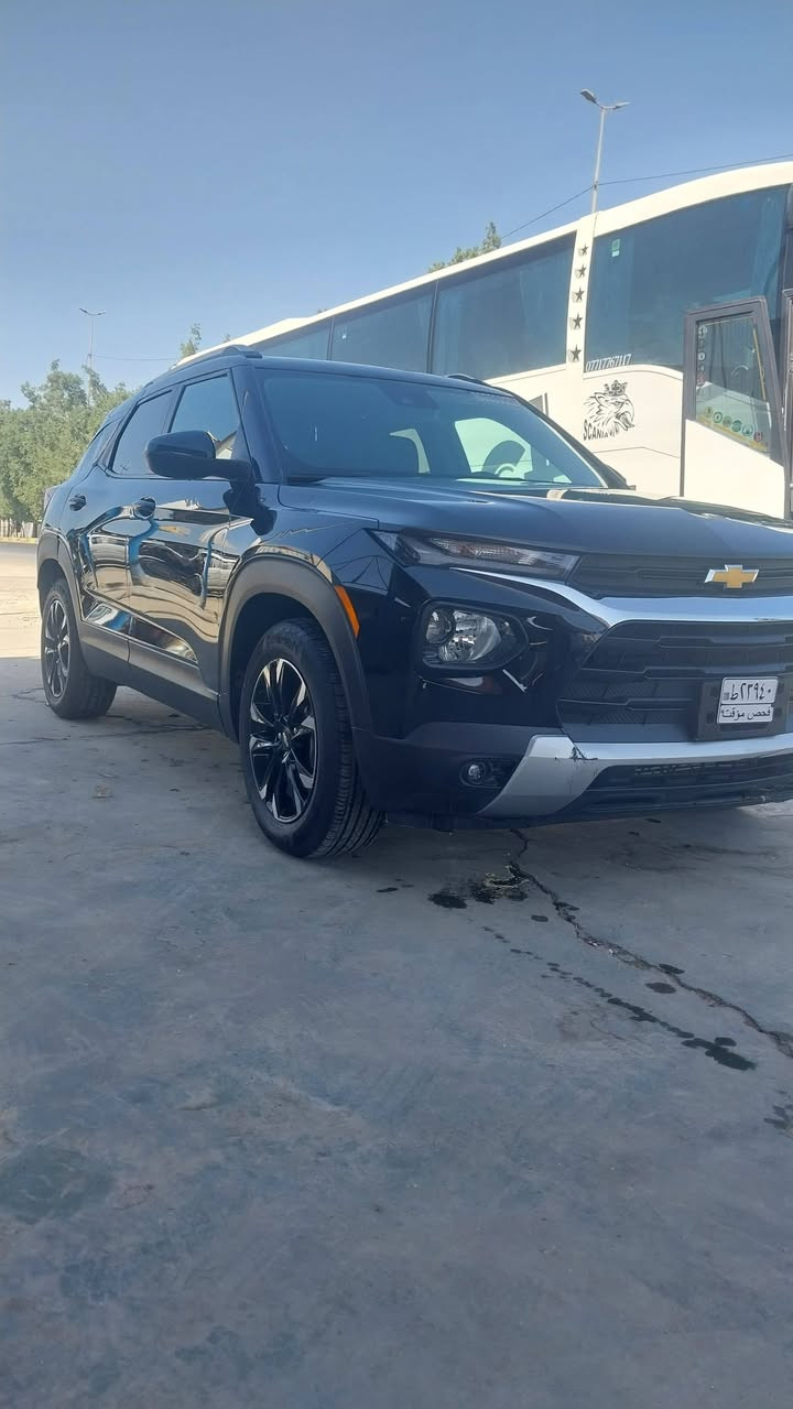 السلام عليكم
عندي تريل بلايزر للبيع ومراوس 
موديل ٢٣
حره بدون رقم تحويل مباشر بسم المشتري 
***********
