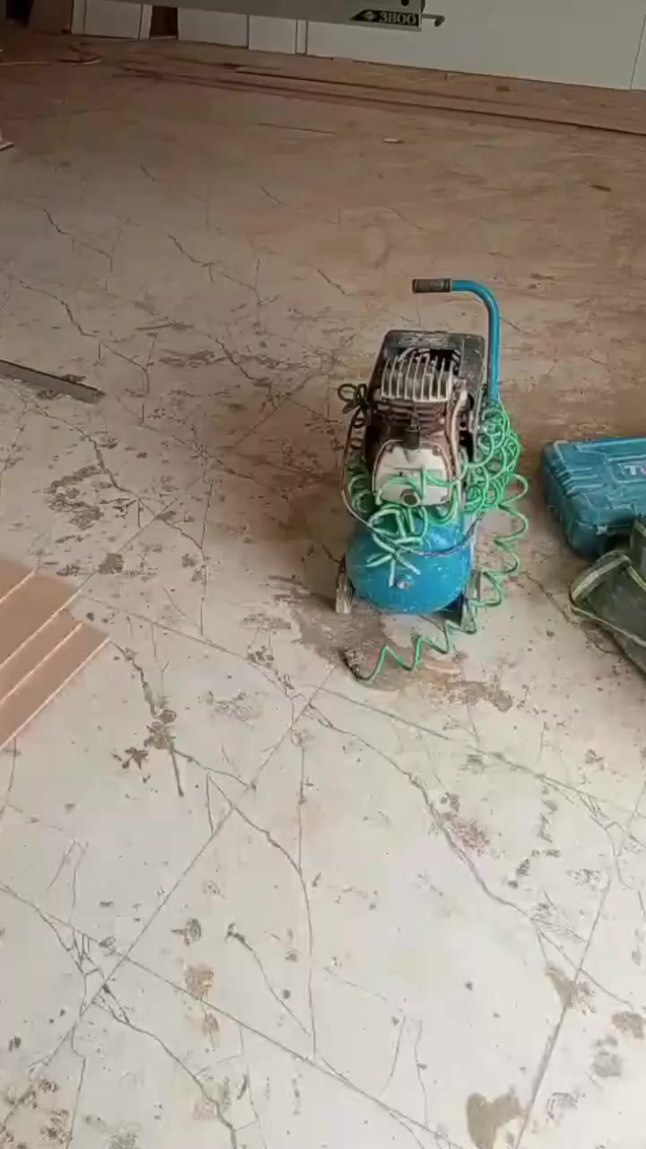 🌺اللهم صل على محمد وال محمد🌺

#جملون تجاري شارع زمزم حي الحكم

#المساحة 200 متر مؤجر حالياً ورشة نجارة يصلح عمارة تجارية لان الأسس مصممة عمارة 4 طوابق وكذلك كهرباء تجارية خاصة بالبناية 

#السعر 185 مليون مع المجال 

للاستفسار اكثر عن موقع العقار الاتصال على الارقام التالية او مراجعة مكتب عقارات المختار شارع زمزم قرب حسينية السيدة زينب عليها السلام مجاور عمارة ابو بسيم 

*********** يوجد واتساب 
*********** يوجد واتساب
