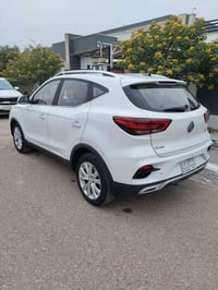 عندي mg,/ zs موديل ٢٠٢٢ رقم بغداد بيضاء باسمي من الشركة السعر ١١٠ لمن ...