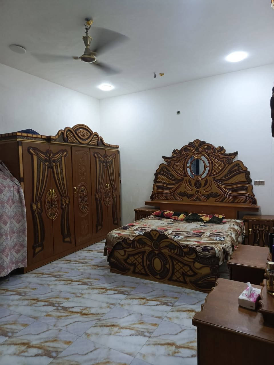 بيت في الناصرية تحديداً في صوب الشامية قرب البطاقة التومينية بيت متكامل من جميع النواحي سعه البيت 240 متر النزال 30 الواجهه 8.5
في الداخل 5 غرف كبيره واستقبال 10 أمتار
والمطبخ 9 أمتار حار بارد والي يعجبك
طابقين بناء حديث غرفه النوم فيه 
sweet
الحمامات الطابق الأول 2
والطابق الثاني 2
وصحيات خارجيه مع حمام 
3 مناور 
وبلكونه
السعررر
600 مليون دينار وبيه مجال للطيبين
للاستفسار 
***********
