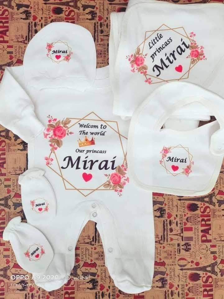 طقم البيبي بالاسم 6 قطع اللهم انبته نباتا حسنا ❤️🍼
 خلي البيبي مميز من أول يوم👩🏻‍🍼
سبوع البيبي مينفعش يعدي كدا 🤍🤰🏻
سلوبته السبوع بالاسم واي تصميم تحبوا 💏
كل اللى عليك تقولنا التصميم اللى فى دماغك وتسيب الباقى علينا 👶
ليه البس ابني/بنتي اي حاجه ونا قادره اخلى مختلف🌚
احنا بنخلي يلبس طقم عليه اسمه وشيك علشان يبقي مميز 👶🏻طقم سبوع للبيبي بالاسم اللي تختاره والرسمه كمان💙الطقم كمان ٦قطع يعني مش هتحتاج تشتريله حاجه يلبسها تحت الطقم 🤍دلع البيبي ولبسه حاجه شيك وكمان الكوالتي بتاعته نضيفه 🧚🏻‍♀️
للناس اللي بتحتار تهادي اصحابها بايه اللي مستنيه بيبي 
السالوبت دي من اشيك الهدايا واقيمها تقدميها للي بتحبيهم
في السبوع او طقم للمستشفي👼🏻
طقم كامل مُطرز عليه بالاسم والتصميم اللي تحبوه 💙
متاح تنفيذ أى تصميم تحبوه😊


**إذا كنت صاحب هذا الإعلان وتريد حذفه لأي سبب، رجاءا أرسل رسالة إلى الدعم الفني**