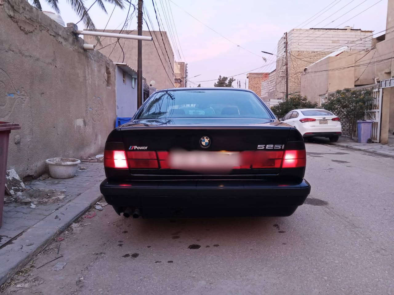 السلام عليكم بي أم525وارد ياباني كير ومكينه مسكر عدل وصدر وتبريد وتخم تاير كله جاهز السياره موديل 91 رقم اربيل دولي سنويه لل30 السعر 75 وبيها مجال
رقم الموبايل ***********
