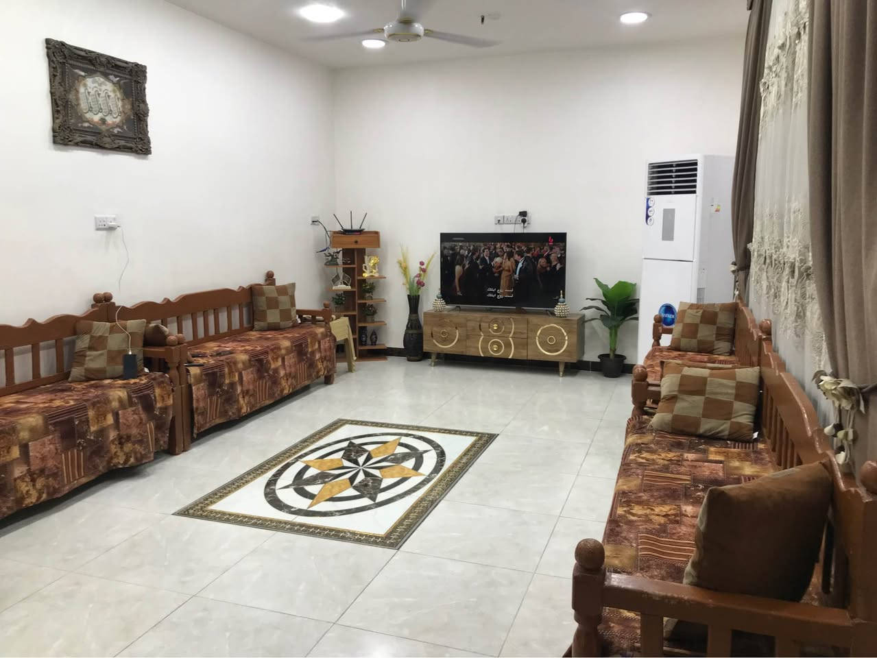 دونم للبيع 
مع الاثاث او بدون
يحتوي على 
بيوت عدد (2)

بغداد الدورة
عرب جبور قرب المستوصف 
*********** السليمانية, العراق
