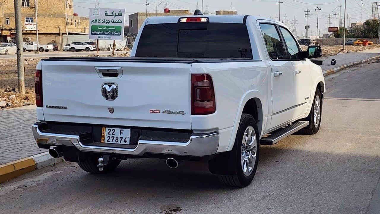 ‏2022 RAM 1500, LARAMIE
السيارة للبيع 

محرك ٨ سلندر ٥٧٠٠ 
دفع رباعي
باب طويل بدي قصير (المرغوب) 
السيارة جدا نظيفة ما ناقصها شي 
حدادية و تبريد و مكينة و گير كلة ١٠/١٠ 
صيانة دورية للسيارة دهن مكينة اصلي فلاتر كلها موبار وكالة
 البانزين محسن او سوبر 
البدي مغلف بكفر سعرة ٣٠٠$ 
تايرات السيارة جدد
مواصفات السيارة  
تدفئة و تبريد كشنات / تدفئة ستيرن / سستم سماعات Alpine / حساسات امامي خلفي / مرايا تعتيم + هيتر/ المقاعد جلد و كنتارا / شحن لاسلكي / كراسي كهرباء و بعد هواي مواصفات

 
السعر 335 و بيها مجال 
رقم السيارة اربيل بأسمي 
مكان السيارة السماوة
***********
