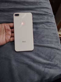 ايفون 8بلاص. ذاكره 256 بطاريه 96 نموذج ام فقط مكسور. حساس لمس طبيعي سع...