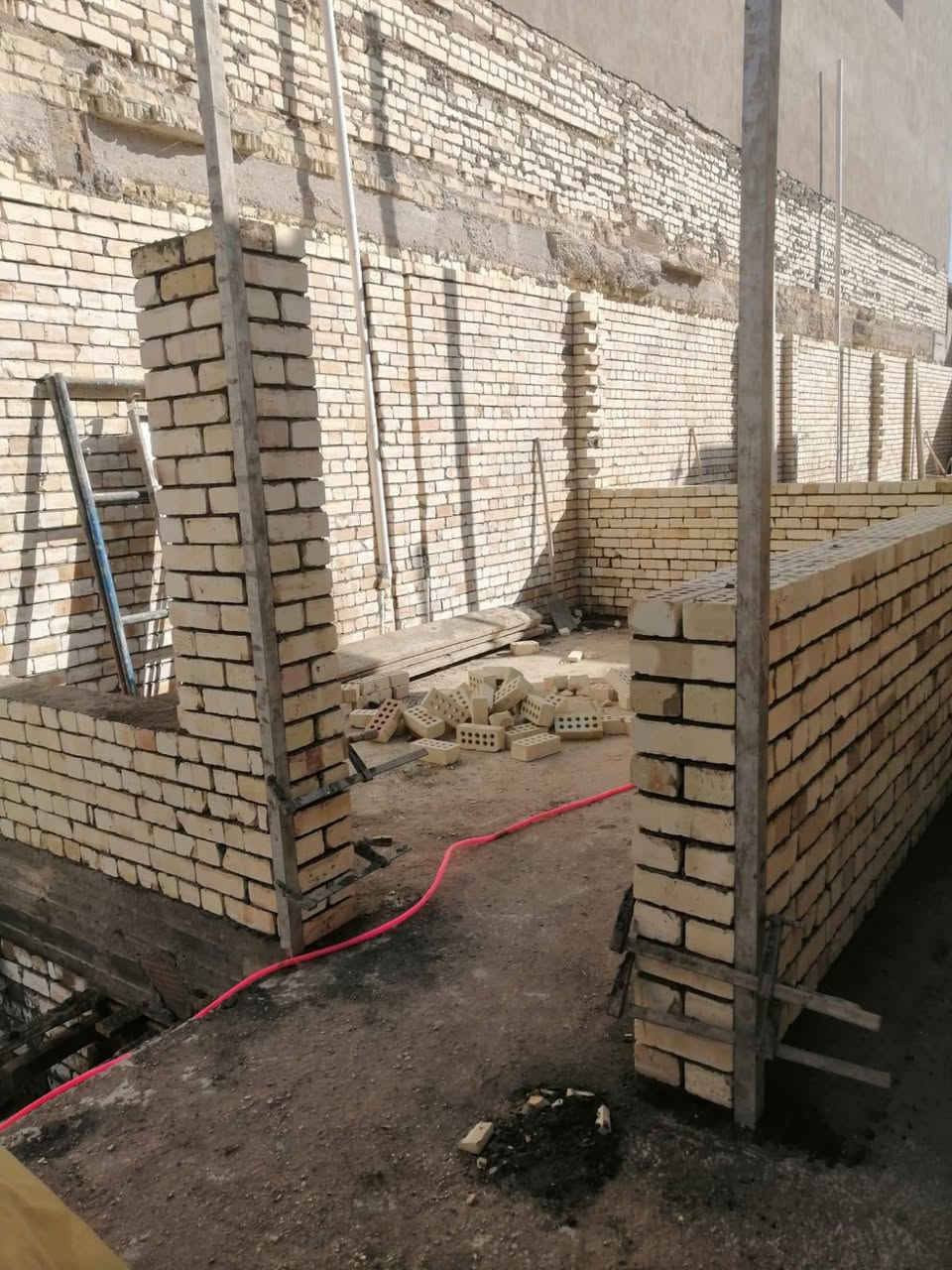 اللهم صلي على محمد وآل محمد
خلفه بناء شغل درجه اولى 
مساطر وكبان التزام ونظافه شغلنه على دبل وقطعي وباليوميه طابوك ،فرمستون ،بلوك
استلام مهندس 
***********
***********
