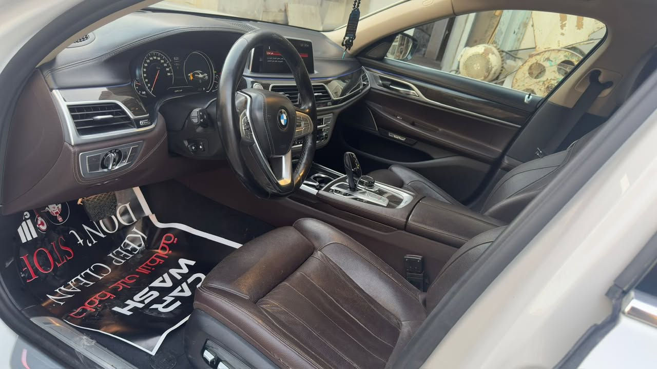 سلام عليكم bmw G12 740 2018
وارد امريكي لون ابيض داخل قهوائي سقف بانورما

حساس امامي خلفي كشنات تدفئة تبريد داتا شو رادار امامي و جانبي سيارة جاهزة حدادية كير مكينة مكفولات ويل ١٩ تخم تاير جديد دنلوب حادث كما مو ضح بالصورة بدون ايرباك  وبيهة pdr جاملغ الخلفي الايسر اثر طعجة خفيفة

ماشية ١٩٤ الف كيلو 

السعر ٢٨,٨٠٠$ و بيهة مجال بالمعقول

***********
