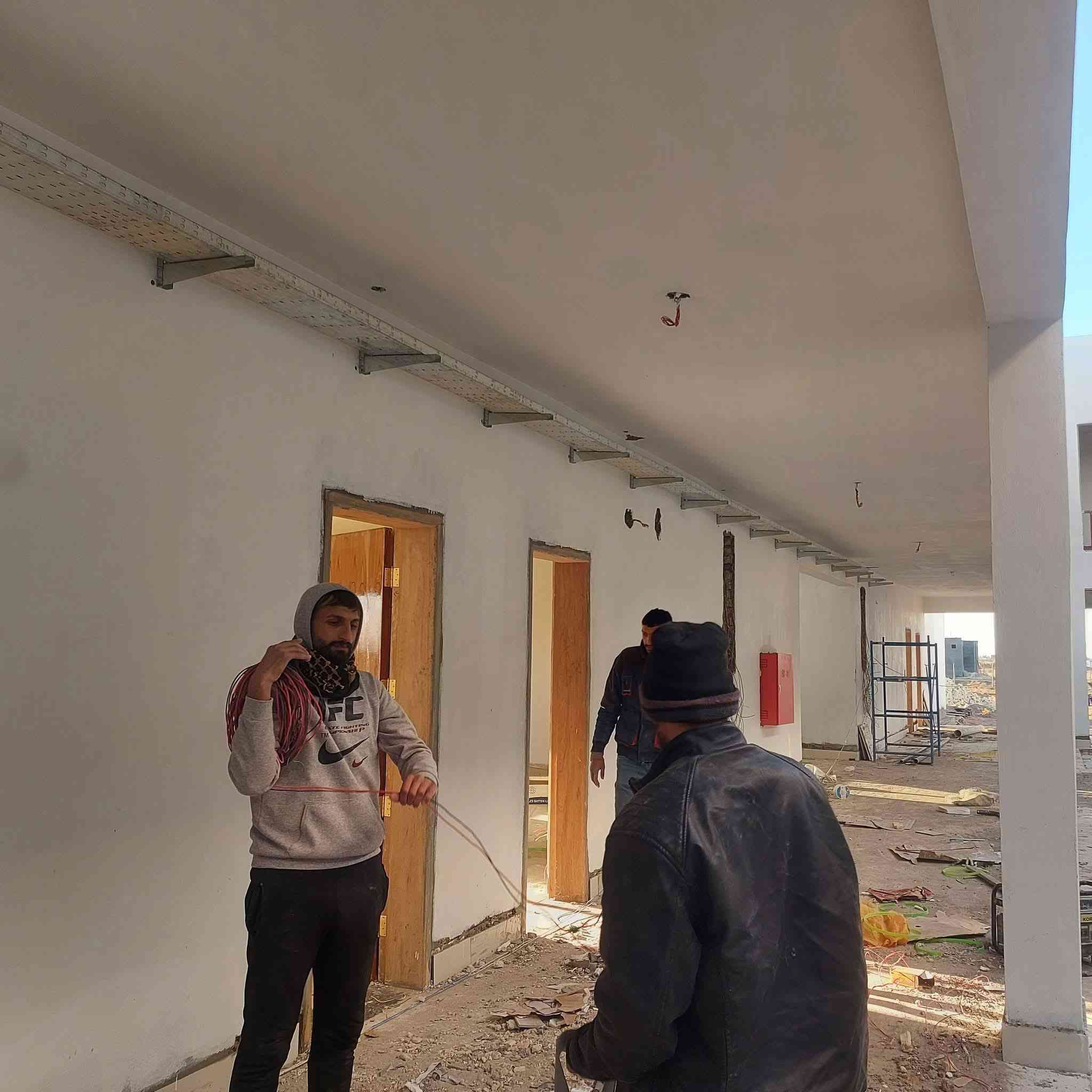 كادر الفني حيدر شاكر الكهربائي *********** 
مستعدون تأسيس جميع المباني الحكوميه والاهليه
والدور والمباني بأنسب الاسعار
بإيدي ماهرة ذوي الخبره العاليه
للاستفسار اتصال وا وراسلة الصفحة
***********
