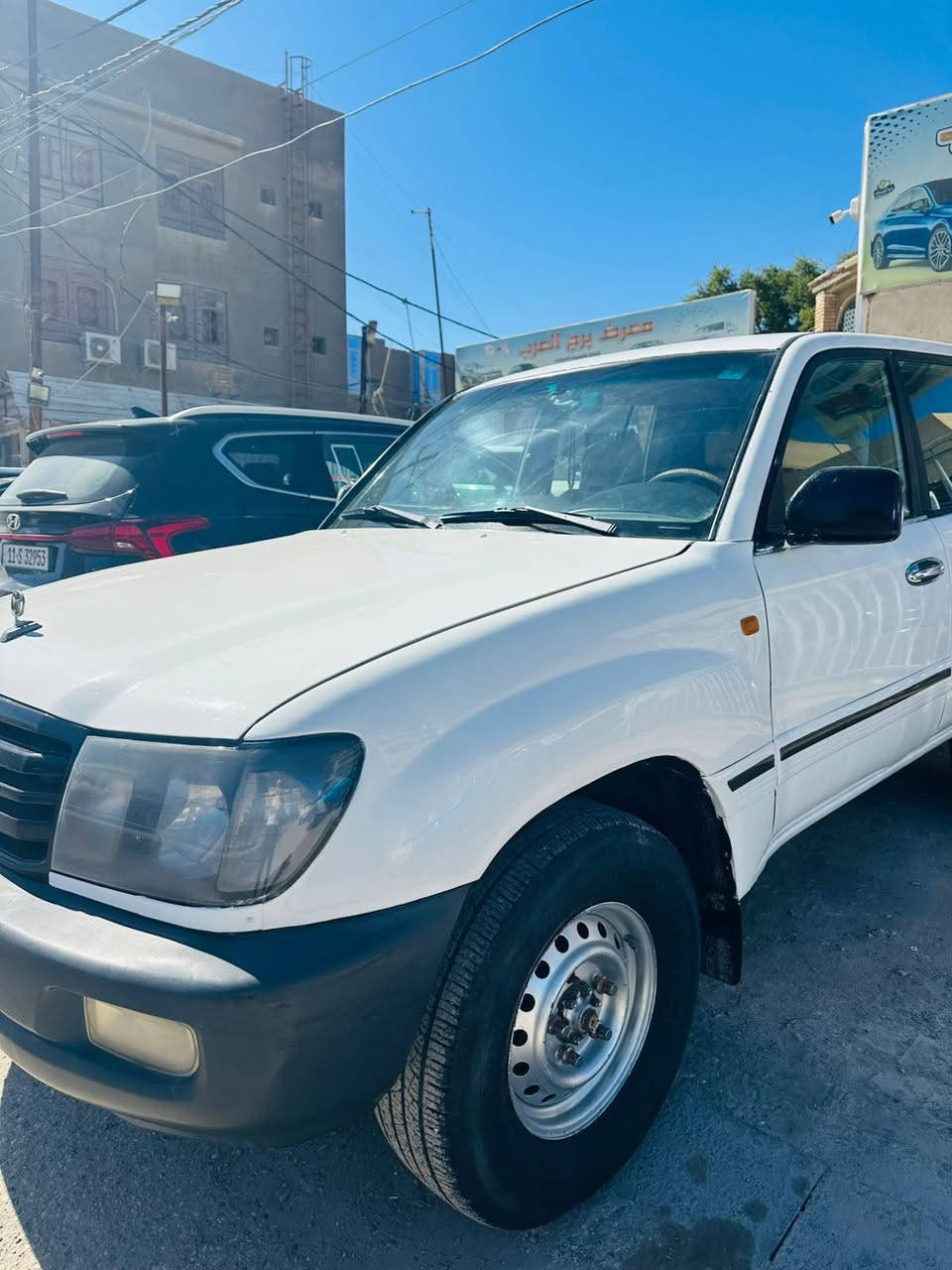 السلام عليكم 
لاندكروز  جكسار للبيع فقط 
موديل ٢٠٠٤ 
رقم بغداد 
حداديه جديده 
گير ومحرك جدد
تخم تاير 
مكفوله من الضربه 
صبغ حزام للجماليه 
السياره نضيفه 
***********
