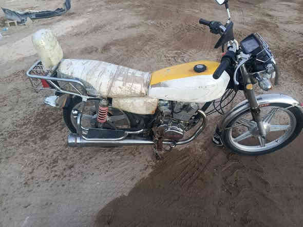 دارجة موديل ٢٠ كلش نضيفة انضف من صور
اوراق موجودة مكينه ناعمة 
مكاني خالص هبهب 
***********
