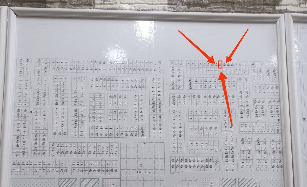 #تجاري #للبيع شارع 100 

#الموقع  قطعه ارض حي المثنى خلف الخضراء 

#مساحه 175 متر واجه 7 متر 

سعر جيد 

#للاستفسار 📱*********** 📱
