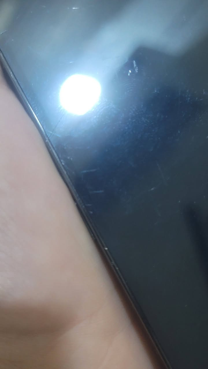 السلام عليكم 
ايفون 12Pro Max ذاكره256 تك سيمكارت بطاريه82 الجهاز ضهر مكسور والشاشه بيه خموش تبدل كلاسه 
رايده 400 وبي مجال عنواني صلاح الدين رقمي متوفر واتساب فقط ***********
