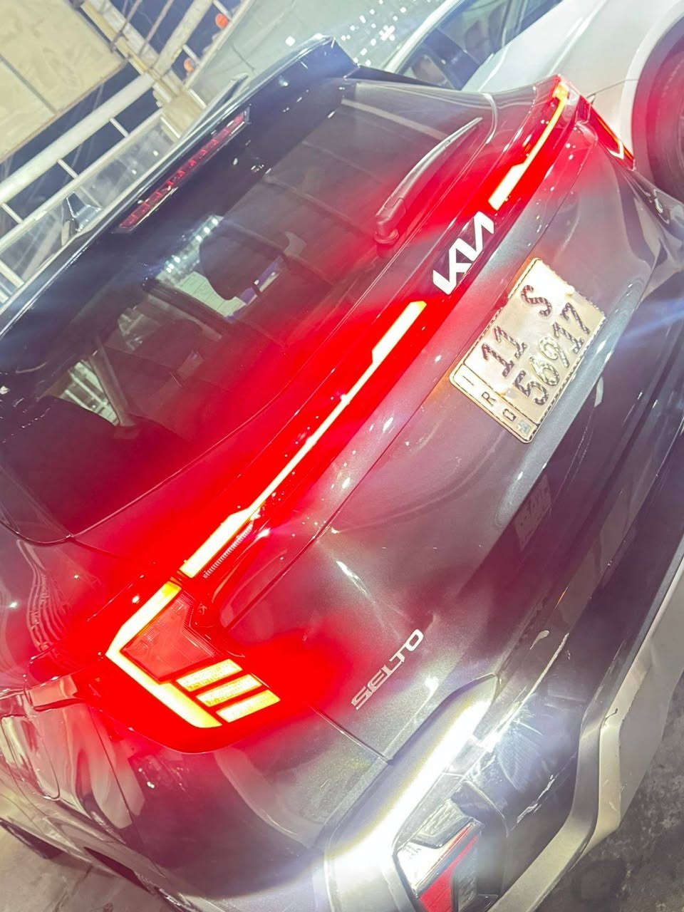 السلام عليكم سلتوز موديل ٢٤ وارد امريكي جاملغ شبر بارد ودعامية بدلة نفس لون بدون صبغ سيارة ماشية ١٧ الف مرقم بغداد بسمي فول مواصفات 4X يعني واحد على واحد داخل جلد فتحة سقف ويلكاب شاشة كبيرة بصمة كشنات حار بار كهرباء قطعتين تبريدجنطة كهرباء يعني فول سعر ١٨٥ وبيها مجال عنوان بغداد رقم *********** ابو علي
