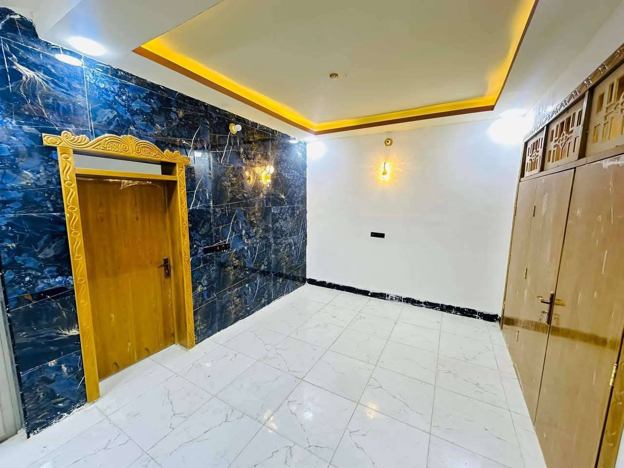 دار للبيع 🏡
 شغل نضام تركي كلش مرتب👌🏻
110 متر  #سند_25
بسعر 49 مليون #قابل_للتفاوض

غرفتين/صاله/مطبخ/صحيات 2/استقبال
كراج كبير/مكشوفه 
ماء/كهرباء/سوق/مدارس/تبليط #عرض_15

#ملاحضه_قرب_100م_للشارع_في_الخط_ألاول

الموقع 🏡 نجف/شارع الصب  عمود ٣١٤
للتواصل
***********
