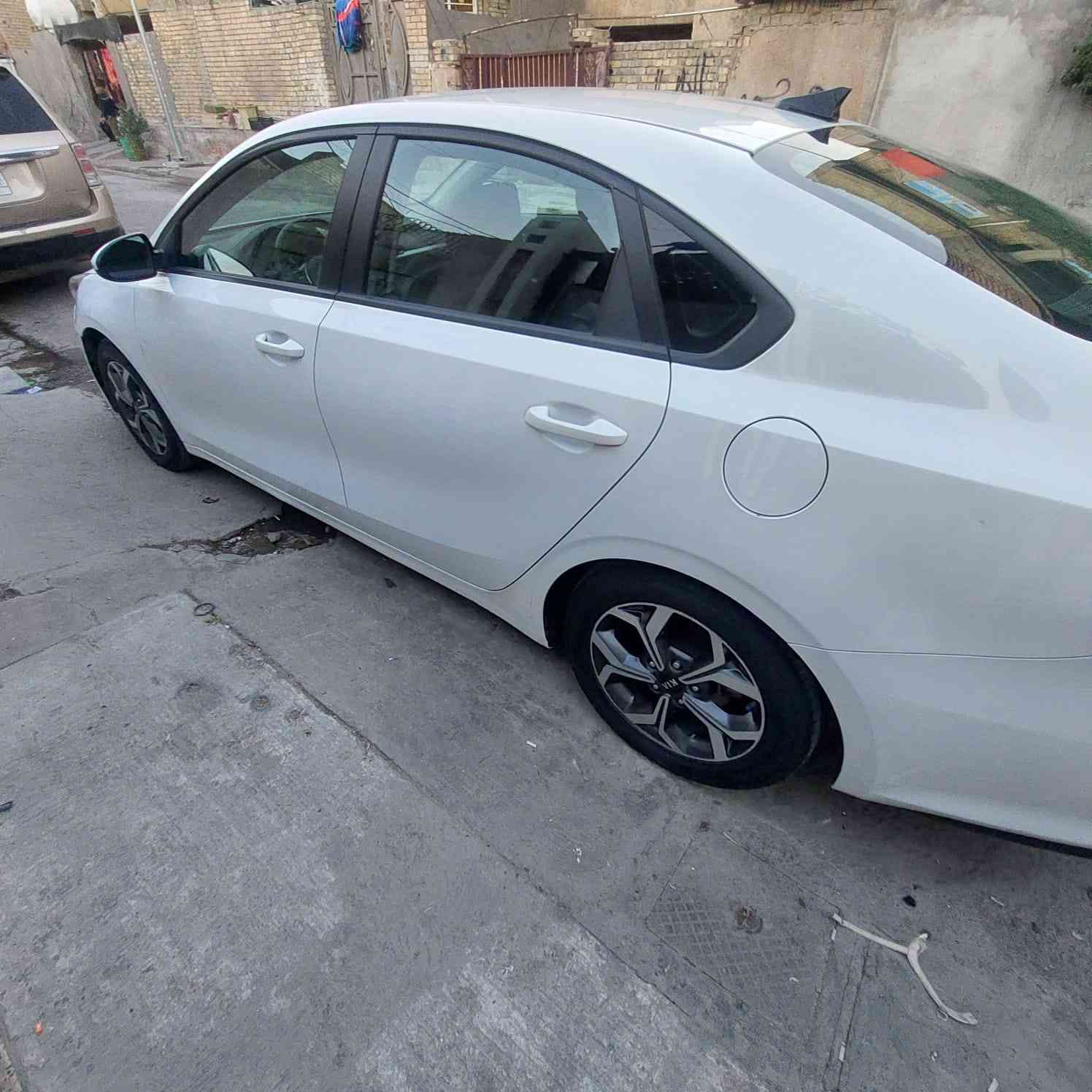 السلام عليكم
فورتي 2021 وارد امريكي 
الضرر كما موضح بل صور مع السونار 
الكير AT
موصفات LX 
مرقم اربيل بسمي 
العنوان بغداد حي النصر 
السعر 140 
رقم الهاتف ***********
