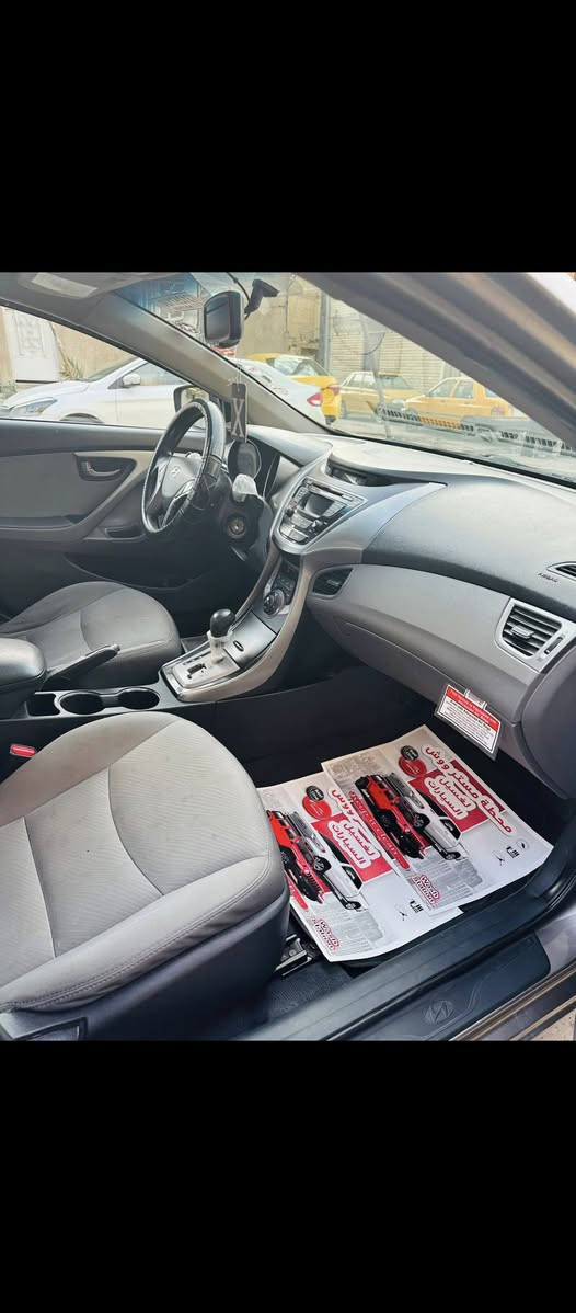 السلام عليكم
النترا 2013 وارد 

كير مكينه خير من الله 

مكاني بغداد الكاظمية 

أو البوابه 

 السعر 103 وبيه مجال
***********
