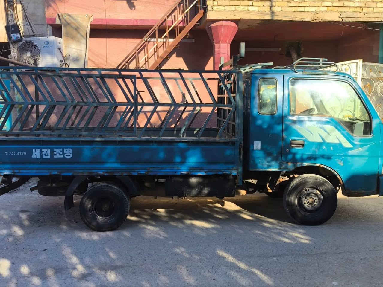 كيه حمل فونتيرا موديل 2000
كير  ومحرك نضيف بلادي وخير من لله بيه خيط تبخير السياره ماشيه طبيعي 
البدي سبعه جنكال 
الشاصي مكفول لا كص ولا حادث 
الارقم الانكليزي الجديد سنويه باسمي
تحويل مباشر كفاله عامه من مخالفات وغرامات 
مكاني بغداد للستفسار اكثر الاتصال ع الارقام الاتيه.
***********
