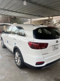 من رخصه الادمن سياره سورنتو 2020 خليجي باسمي مشروع وطني ماشيه132 محرك4...
