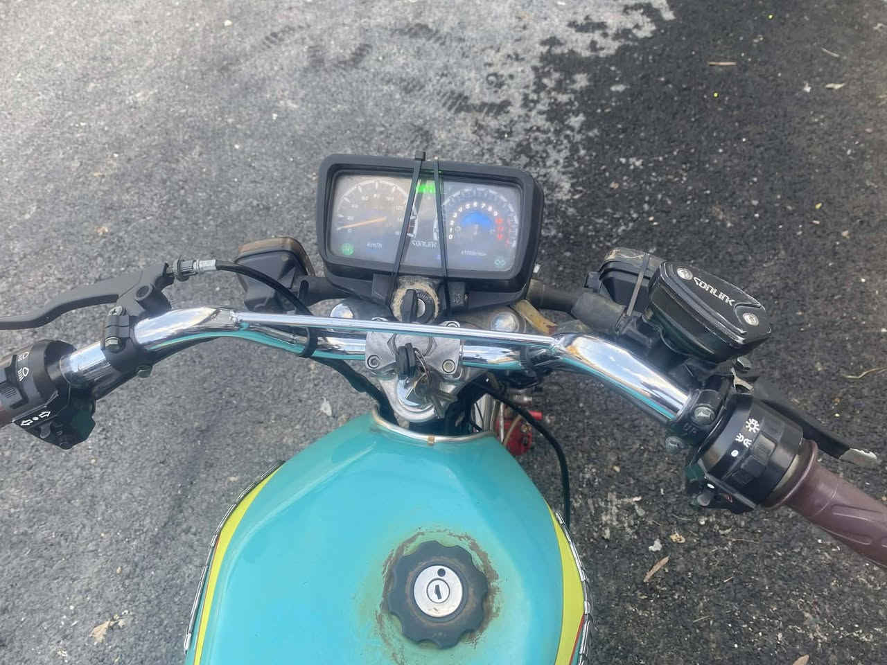 اسلام عليكم اخوان دراجه خمسه كير مكفوله من كل شي من سرقه من اي شي مكينه بلاديه ما مفتوح بيها اي شي كابريتر بلاديه سلف وهندر شغال زنجيل جديد وتايرات جدد الدراجه ممشتغله دلفري ولا اي شي السعر ٦٠٠ الف وبيها مجال اوراق كامله مكانها بغداد. الحسينيه

***********
