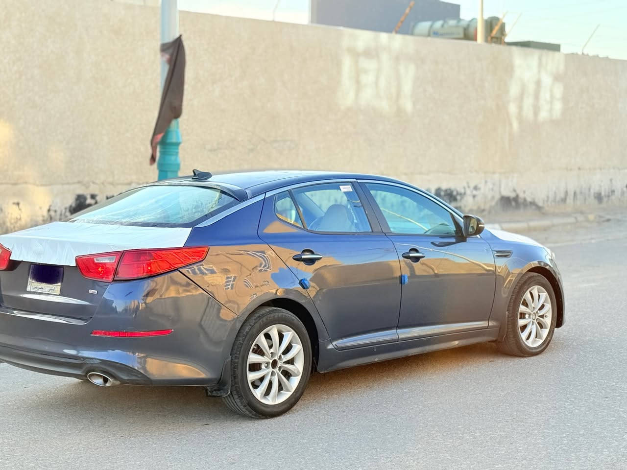 السلام عليكم كيا أوبتيما 2015امريكي حره بسمي مداور ثاني يوم رقم مثنى سنويه جديده هزه جديده جاملغ وبنيد بدون عابر وبيه قطعتين صبغ بدون اي ضربه عابره مكينه كير حداديه تخم تاير تبريد محرك 2400 موصفات تحكم استيرن جهتين شاشه كامره بلاثوث حاكيه نظام ايكو سيارت جديده بمعنى الكلمه ما ناقصه شي سعر 97وبيه مجال بصيط لاستفسار ***********مكان السماوه المركز
