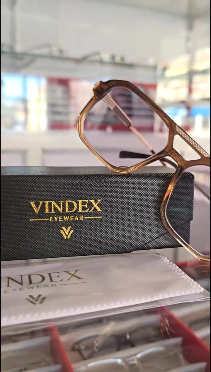 شرفنا الباشمهندس Mohamed Eas ❤️❤️
و اختار فريم #VINDEX 
و عليه عدسات #bluecut_photogray 
#نظارات_رقم_واحد_في_اسوان 
 #مصطفي_فتحي_للبصريات دايما معاك لراحة عينيك 😎😍
01111995224
عناوين الفروع :
📍السوق السياحي خلف مدرسه الكاثوليك  بجوار صيدليه السد العالي
📍 طريق السادات-الرضوان امام مركز الفرقان و دار العيون 
📍 نهاية شارع المطار ناصيه سوق الخميس


**إذا كنت صاحب هذا الإعلان وتريد حذفه لأي سبب، رجاءا أرسل رسالة إلى الدعم الفني**