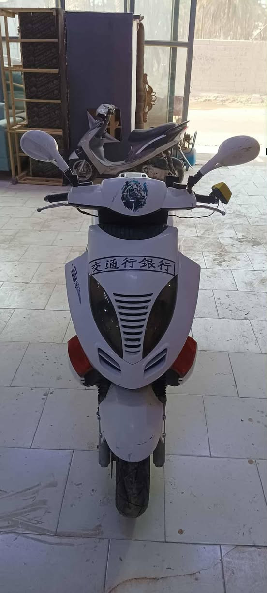 دراجه كامكو بوليسي للبيع لو مراوس الدراجه نواقصه ستاند ثنائي طاك الدراجه خير من الله 
السعر 450وبيه مجال للشراي ابو 350لدوخني مكاني حله شارع 80الرقم ***********
