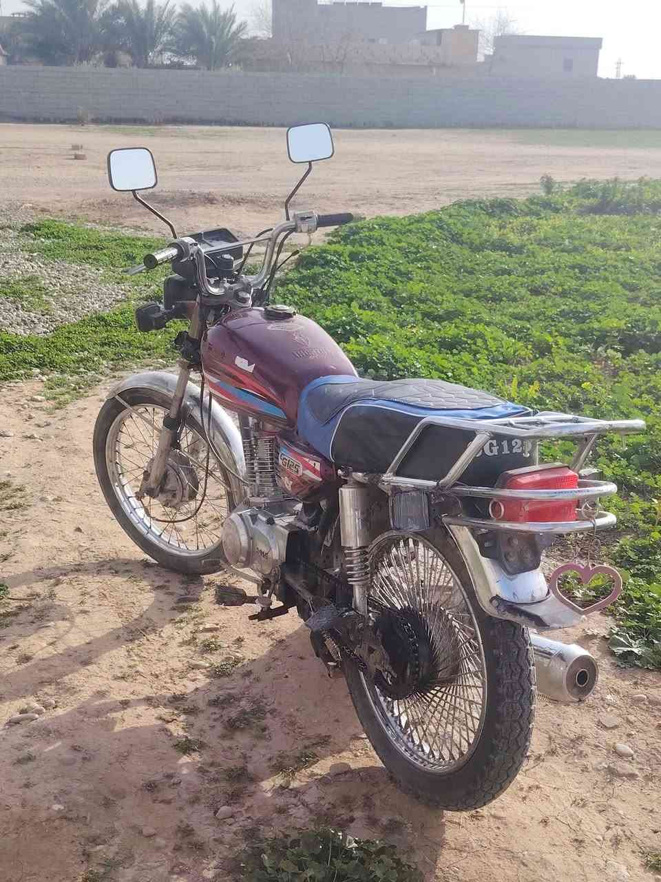 السلام عليكم يوجد موطور للبيع اربعه كير نامي محرك نضيف شرط كل شقال بس شقل ومش السعر 250وبي مجال بسيط ***********
