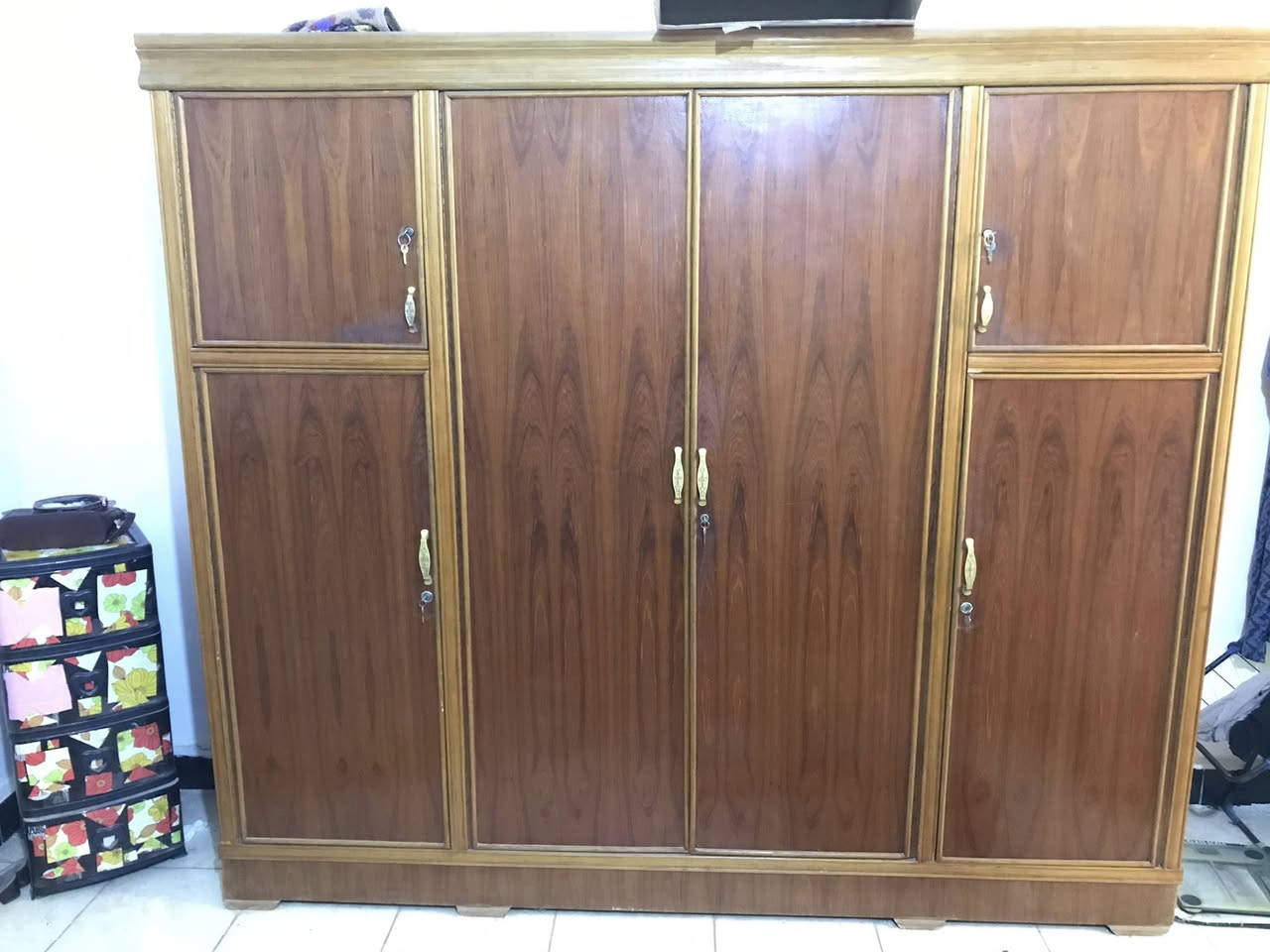 السلام عليكم أغراض للبيع المو شراي ليعلق وليتعبني مكاني بغداد قضاء المحمودية
الكنتور صاج خشب نوعية درجة أولى السعر اب 350 
وبي مجال
الميز الكومدي اب 20 وبي مجال
والمراية كذلك اب 20 وبي مجال 
الجرارات ابو المجرات الواحد اب 20 وبي مجال
كلشي ما بيهن عندي ظرف ومعتاز اريد ابيعهن  للأستفسار ***********  بي واتساب الشراي يتفضل خاص
