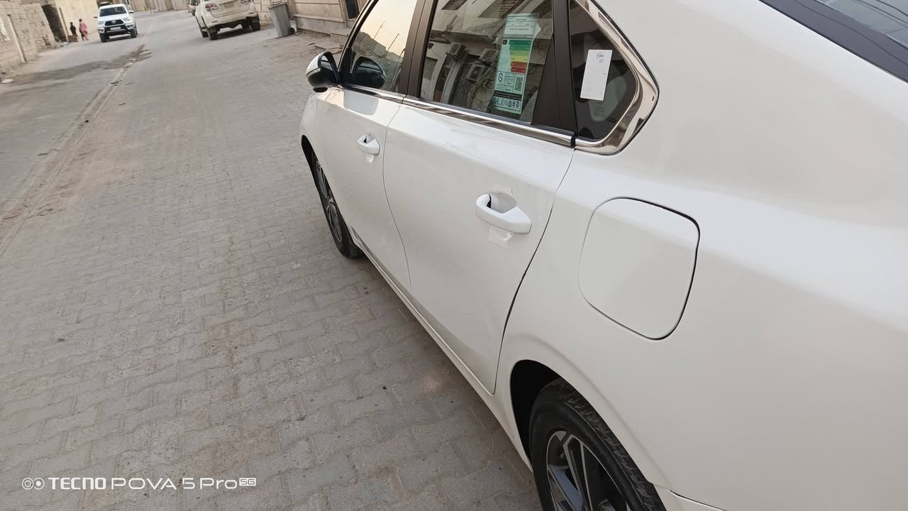 بيع او مراوس 
سيراتو موديل 2022
وارد خليجي 

مواصفات
تحكم ستيرن 
تبريد خلفي  قطعتان 
مرايات كهربائية شفط
حساسات خلفيه--- اماميه 
ويل كروم 
 محرك 1600دوش 

سياره بيهاا ضربه جاملق امامي يسار مبدل 
باب السائق بي تكحيل بسيط 
الباب الخلف السائق  ابو ستوته رجع عله الباب وصار بي بارد 

السياره اقصاد باقيلهاا شي قليل وتتسدد راعيه جاي يدفع دبل المبلغ 
ضمان تسديد 💯 تاريخ الانتهاء 2027
رقم بغداد 

السعر 140$

للتواصل
 واتساب ***********
الاتصال ***********

وشكرا ❤️
