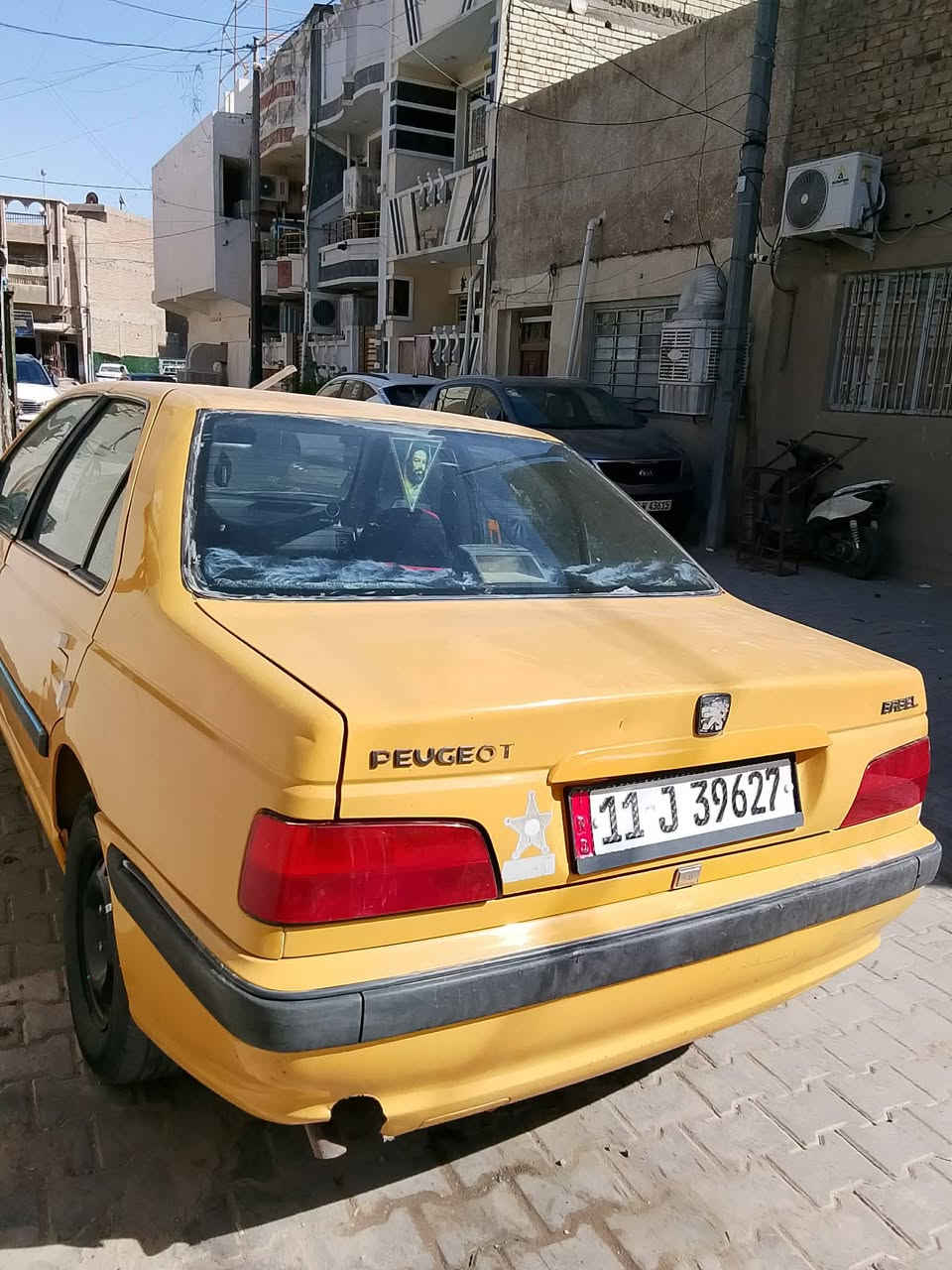 بيجو باص 2015مكينه وكير وصدر تبريد كهربائيات مكفوله عنوان بغداد الحريه رقم ***********بس مخابره رصيد
