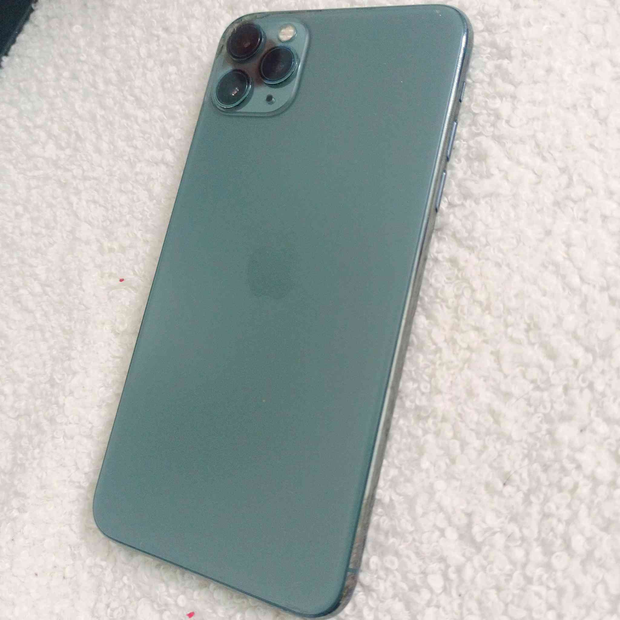 جهاز ايفون 11برو ماكس للبيع
الجهاز شرط الحاسبه 
فقط بي كسر بالظهر ما امأثر عالكامرة
البطارية 81
دبل سيم كارت
الذاكرة 256
السعر 420 وبي مجال
للأستفسار الاتصال عالرقم *********** 
أو مراسلتي
