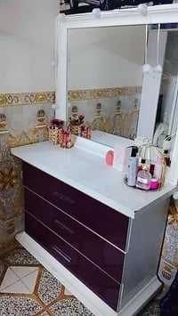 غرفه نوم للبيع قيم واخذ مكاني الزعفرانيه  07727158773