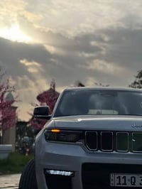 🚙سياره _جيب_ كراد_ شيروكي⏹حادث سرقه كل القطع الخارجيه  بيها صبغ باب و ...