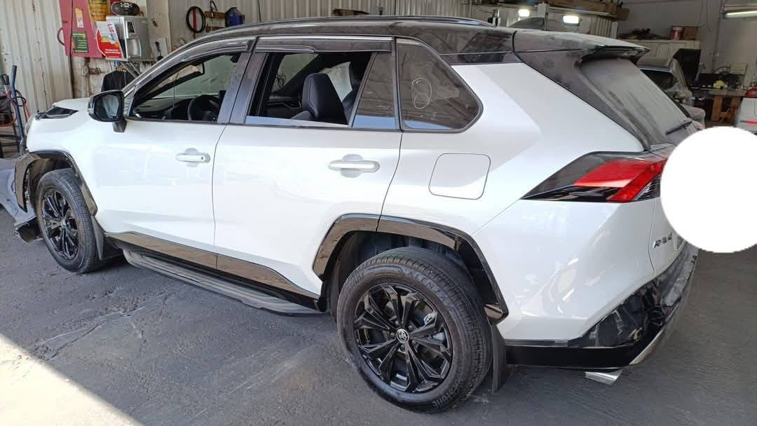 راف فور 2024 هايبرد 
تو كلر 
فول موصفات SXT
السياره حاليا بالاردن 
تدخل بكتاب شهداء او حره 
للاستفسار ***********
