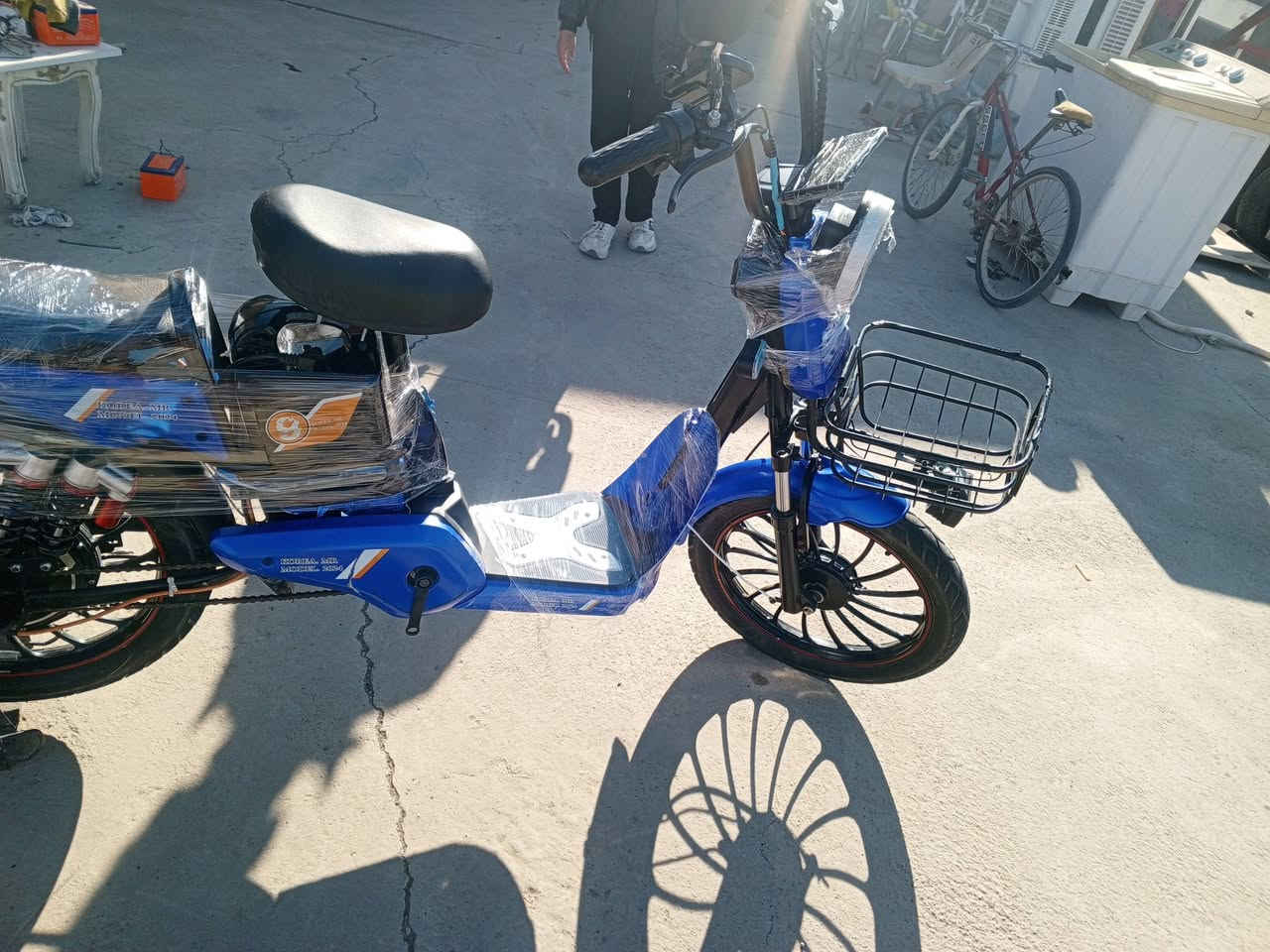 اسلام عليكم ماطور شحن حجم 20 بطاريه جديده للبيع سعر 350 رقم الهاتف ***********
