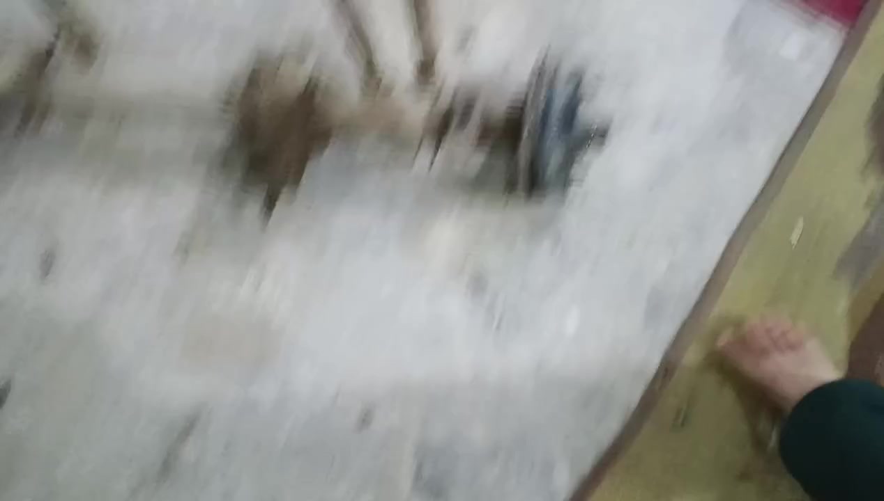 السلام عليكم اكسن ستوتة نضيف  فلنجات وشفتات جدد كامل مكمل للبيع اي ستفسار خاص او اتصل مكاني كوت السفحة لاول شارع السكلات قرب المدرسة ***********
