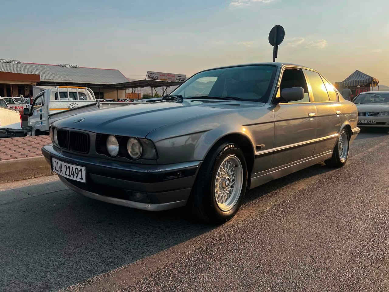 Bmw  1991  كامل كراوه    1995    مه كينه 525 اوتوماتيك گيرمه كينه به شه رت سنه وي تازه 2031  سعر 63  گه لاو مه جال  ***********
