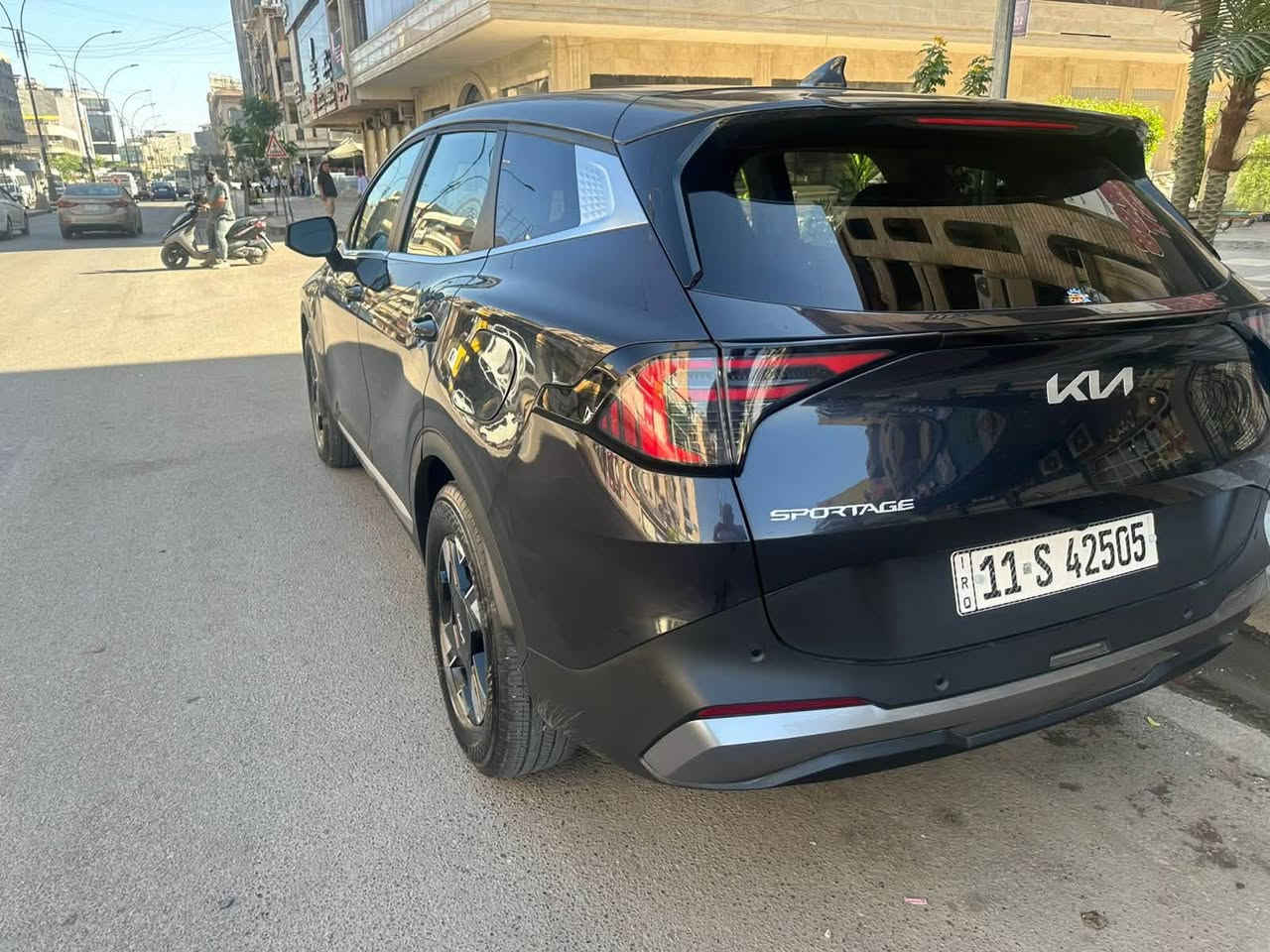 السلام عليكم للبيع سبورتج موديل ٢٠٢٦ الشكل الجديد امريكي ماشيه ٤ الاف بدون ايرباگ بس جاملغ امامي يمين صبغ محرك ٢٥٠٠ بانزين طبيعي وگير ٨ نمر اللون نفطي مواصفات عاديه بصمة ورادار امامي وحساسات اماميه وخلفيه وتحديد مسار واوتو هواد وهاند بريك دگمه وشاشة كبيره متصله وعدادات ديجيتال وبعد مواصفات مكانها بغداد السيديه  للاتصال *********** او *********** واتساب بيهم او خاص ماسنجر والسعر مناسب بالنسبة لحادثها وموديلها ونظافتها ٢٢٥ ولتقارنها بالخليجي الزيرو رحمة لأهلك كلشي اكو بالسوگ والسياره رقم بغداد بأسمي
