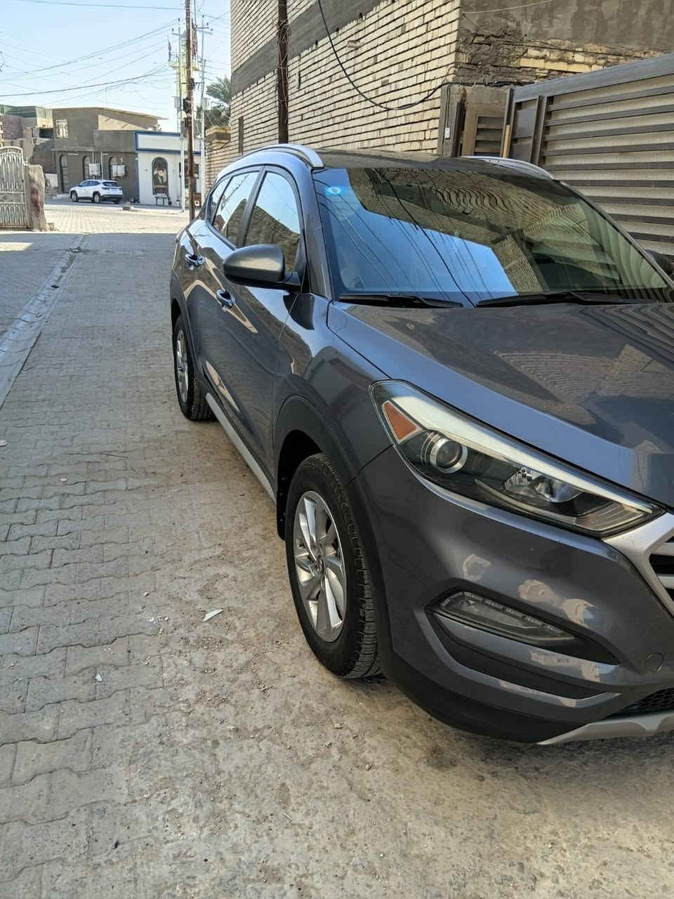 السلام عليكم بيع ومراوس توسان موديل 2018 كلين مكفوله من الصبغ اوحتى البارد كفاله عامه مواصفات كشنات جلد كشنات كهرباء محرك 2400 فور ويل  لد امامي زنون تخم تاير جديد تبريد كشنات تدفئه باقي مواصفات معروفه صدر كلى جديد مابيها كل نقص رقم بغداد بسمي جديد  السعر ١٦٠ اوبيها مجال ***********
