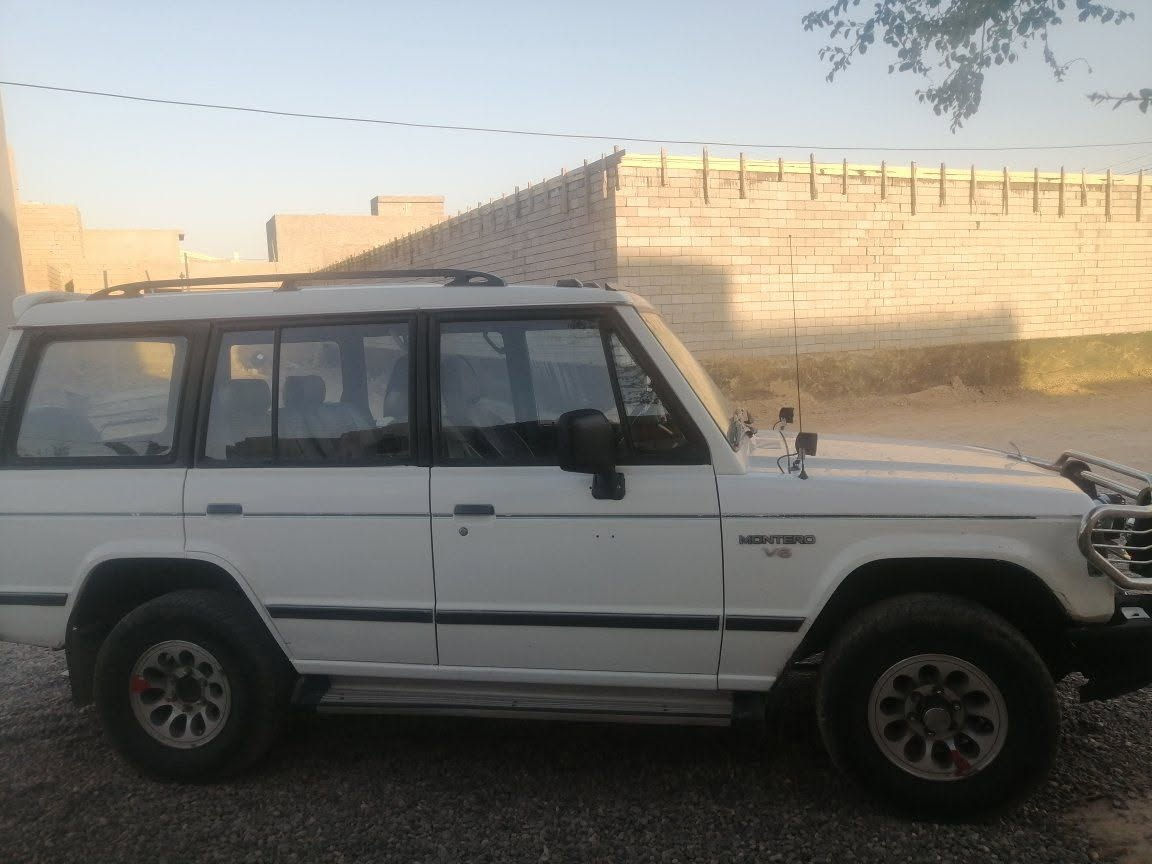 سياره مسبوشي موديل 1990
الحبه الوحيده في صلاح الدين
للبيع كلشي في السياره بلادي
تدفئه تبريدها ثلج ماشاء الله
كير محرك شرط السعر 64 
***********
