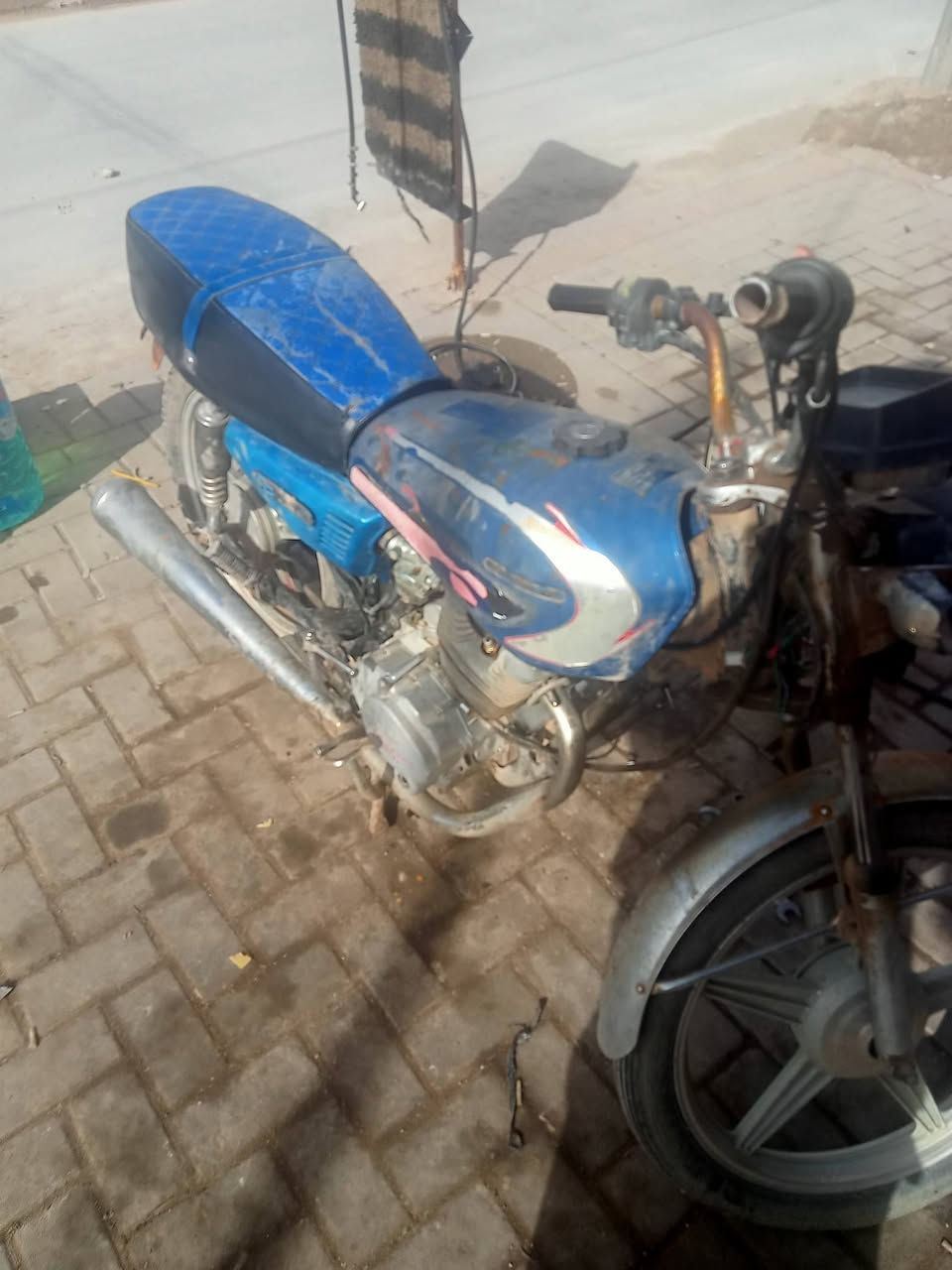 سلام عليكم شباب ماطور للبيع سعر 135 الف شراي  يجي خاص او يتصل على ***********
