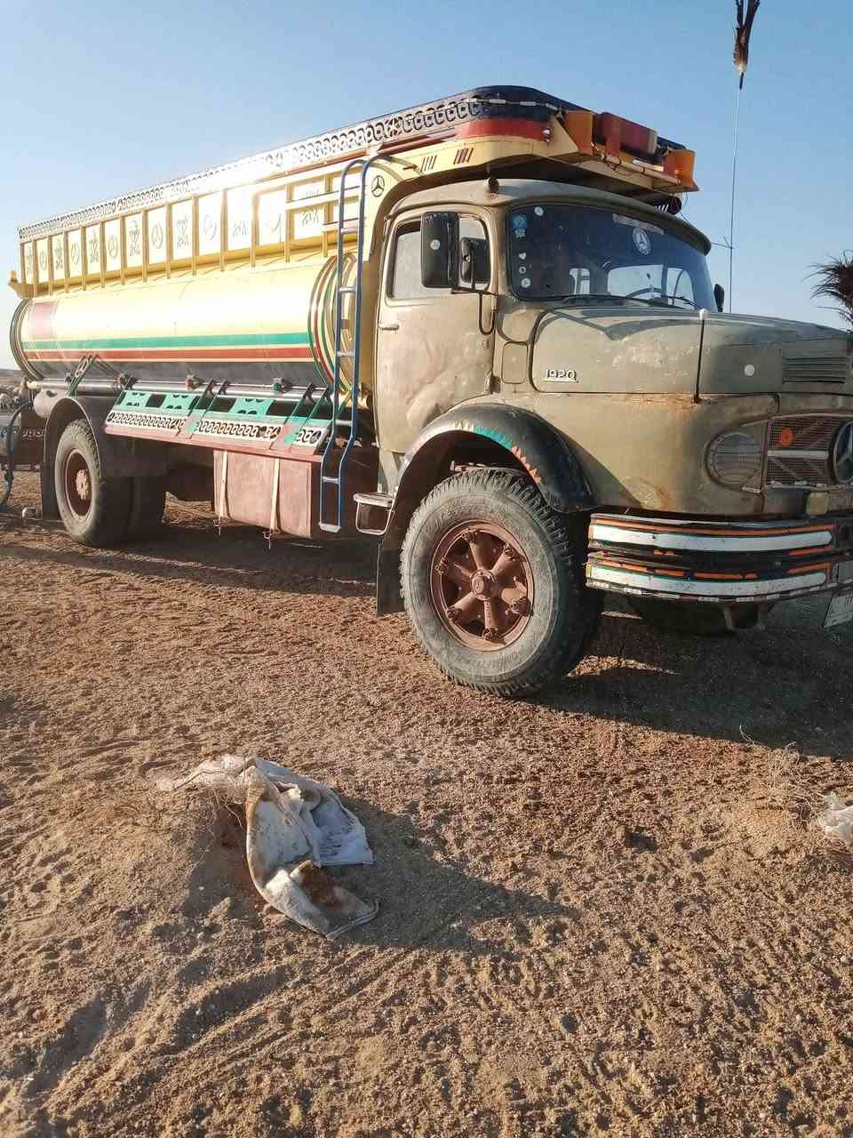 السلام عليكم للبيع اخشم موديل 69 رقم انبار باسمي تحويل مباشر سياره محدثه كير ومكينه وكسن كل 81 تانكي تفصال جديد مكان السياره الناصريه استفسار على هذا الرقم ***********
