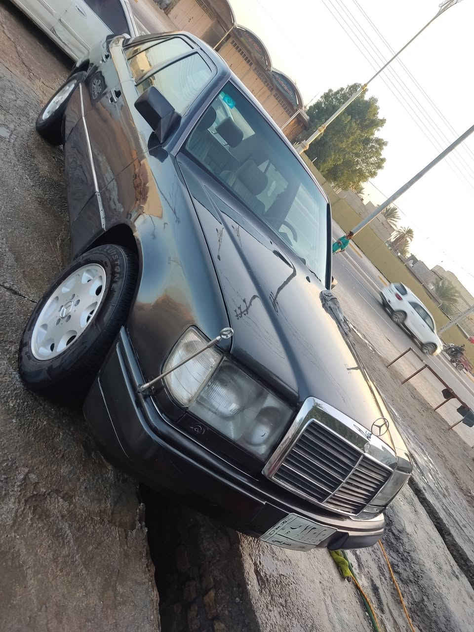 للبيع فقط مارسدس دب موديل 1992 رقم بغداد بسمي سنويه جديده كير ومحرك محور2500 VVt مكفولات تخم تاير ويلكب تفاحه غرفتها جديده عوزها تنته تبريد مايشتغل جان يشتغل عندي وكفت الكبريسر مصبوغه عام قواعد الدبل ابلاد السعر 62 وبيها مجال مكان السياره كربلاء الحر للاستفسار ***********
