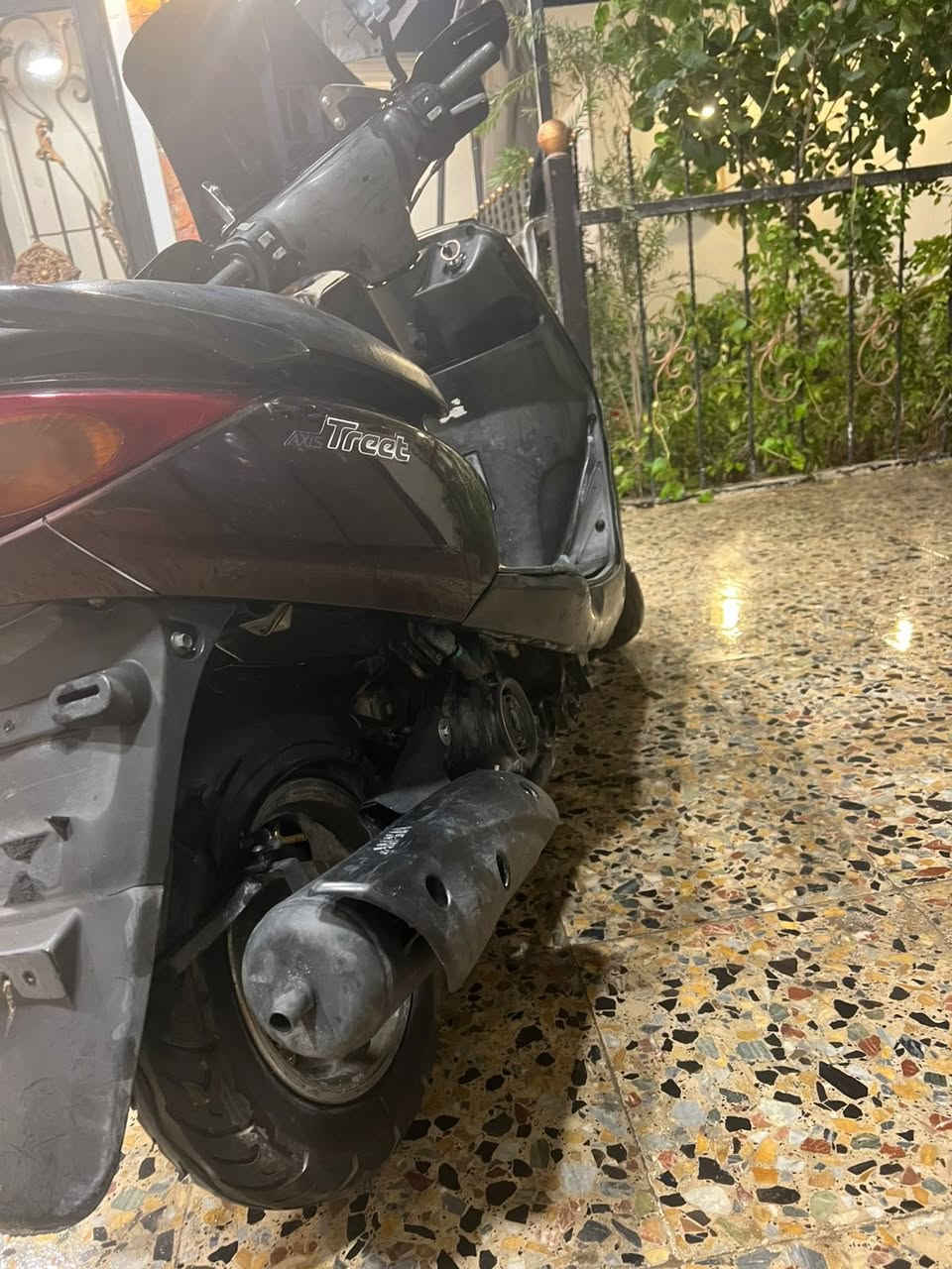 السلام عليكم 
دراجه بريز نضافه ميه بل ميه سلف هندركهربائت كله شغال كفاله عامه من كلشي اوراق موجوده عنواني شعب حي البساتين مقابيل الصحه 
رقم ***********
