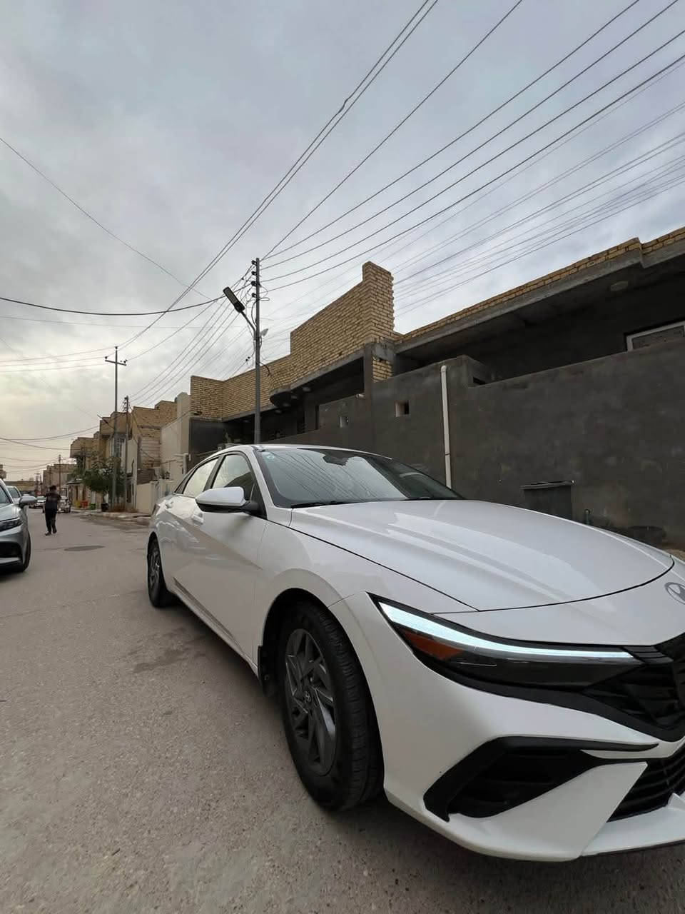 النترا 2024 وارد امريكي رقم ذي قار كتاب شهداء وكالة عامه باسمي حادثها خشم الجاملغ وحافة البنيد فقط والباقي كفاله 
محرك كير كفاله تبريد وحداديها بالكارتون مواصفاتها
1_ شاشةكبيرة  متصله ديجتل 
2_ بصمة تشغيل + ابواب 
3_ دخول ذكي ترحيب
4_ تحديد مسار
5_ مثبت سرعه 
6_ رادار 360 درجة
7_  قيادة ذاتية
8_ وضعيات قيادة 
9_ شاشة تبريد 
10_ منافذ شحن عدد 4
11_  تحكمات ستيرن 
12_ لايت ليد 
13_ محرك 2000 دوش 
وغيرها من المواصفات 
 مكاني ناصرية شارع ابو لبنان 
السعر 155 وبيها مجال بسيط 
الرقم للاستفسار ***********
