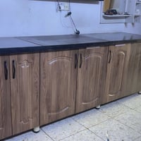 بيع مستعجل كاونتر ٣ متر MDF اسباني والأبواب سيلكا يوناني والمرمر طبيعي...