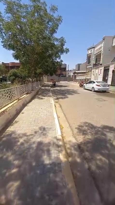 السلام عليكم
بيت للبيع في التاميم حي الدواجن مساحته 200 متر قرب مطعم سيوفي
 نوع البناء حجر سنة البناء 2018
  محزم سيراميك متر و30 ابواب وشبابيك pvc البيت يحتوي على هول وصالة وغرفة ومطبخ وديوانية وكراج وحديقة ومدخلين نوع الارضية : بورسلين 
السعر 180 مليون
رقم الهاتف : ***********
