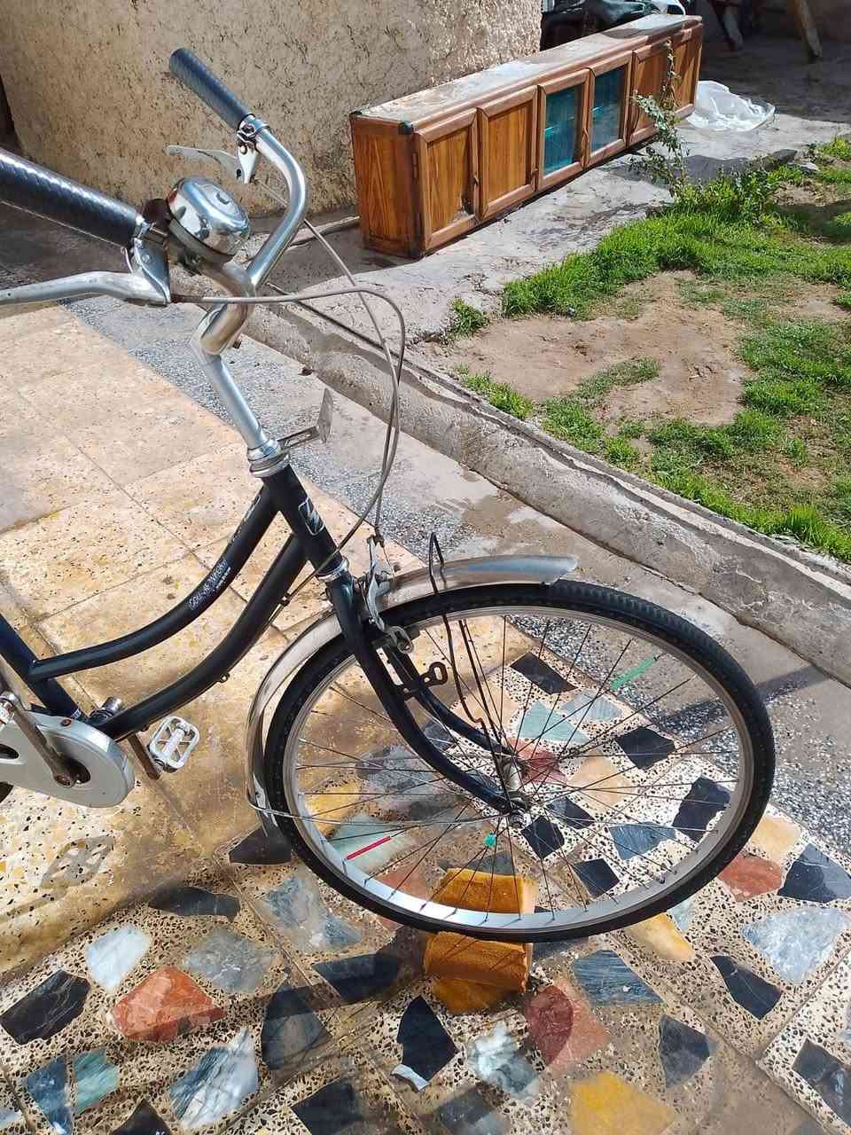 السلام عليكم ورحمة الله وبركاتة عيني عندي بايسكل ياباني مختم حجم 26بلادي سعره بدون جنبازيات 85وبي مجال بسيط ويه الجنبازيات 110وبي مجال بسيط مكاني بغداد الغزاليه قرب ساحه البعلوان للستفسار على الرقم التالي ***********
