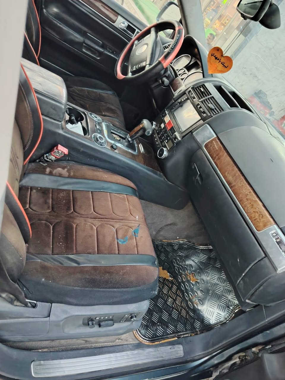 سلام عليكم
كولف طورق 

السياره محرك كاز محرك كير حاويه حداديه جاهزه شلعه معدل تخبال يرادله ترتيبات بسيطه وكاله لو تحويل السعر 85 او مراوس بصالون مكانه بصره للتواصل ***********
